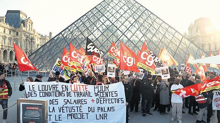 Louvre’a seyyar karakol